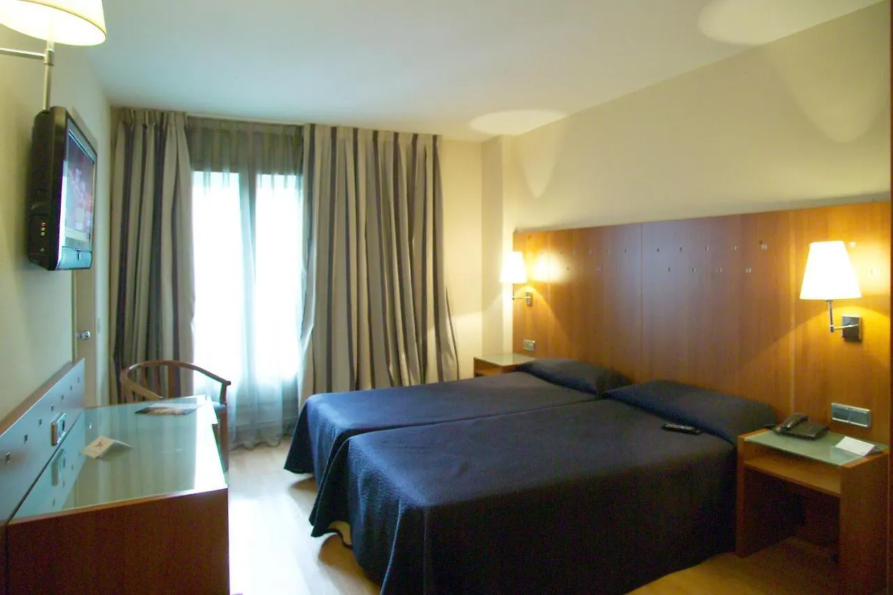 Hotel J. Balmes Vic 3*,